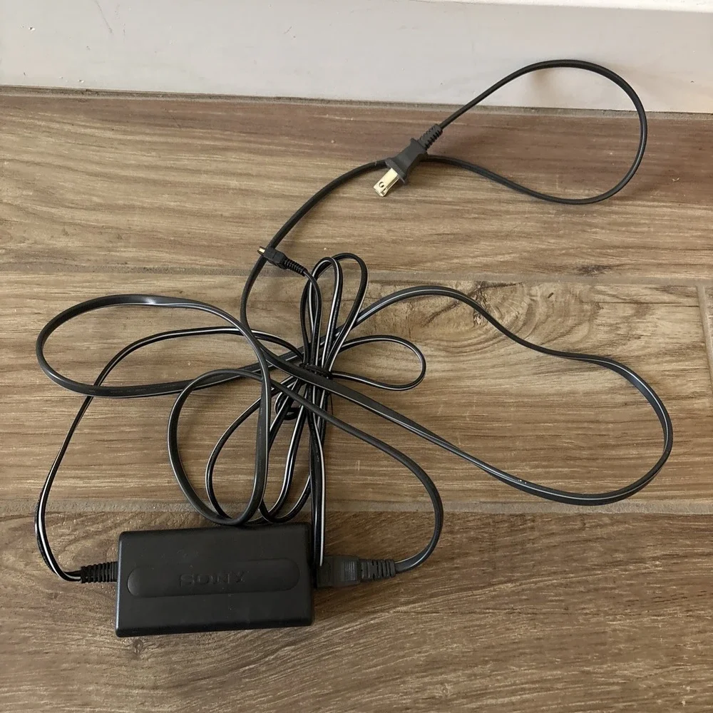 SONY AC-L10A AC Power Adapter 8.4VDC 1.5A Camcorder Charger GENUINE OEM